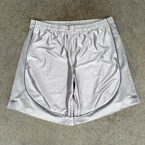 Vintage Y2K Foot Locker Men's Athletic Dazzle Mesh Basketball Shorts